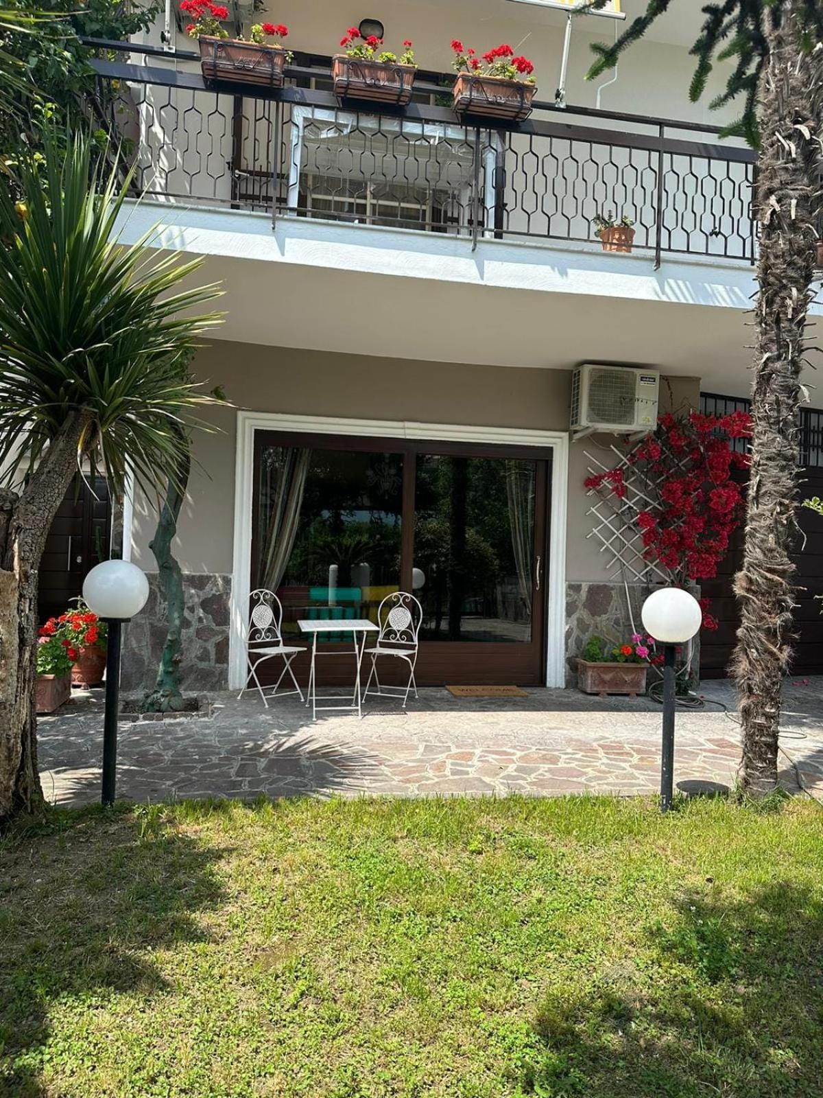 Bed and Breakfast Ospitalita Il Noce Brusciano Exterior foto